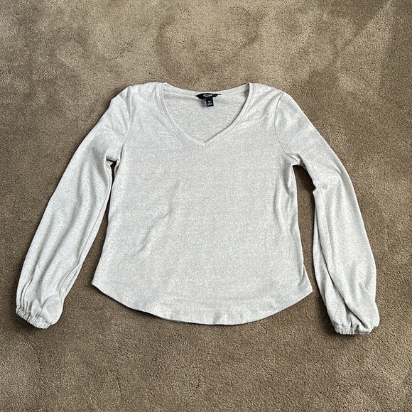 Simply Vera Vera Wang V Neck Balloon Sleeve Top - Picture 5 of 9